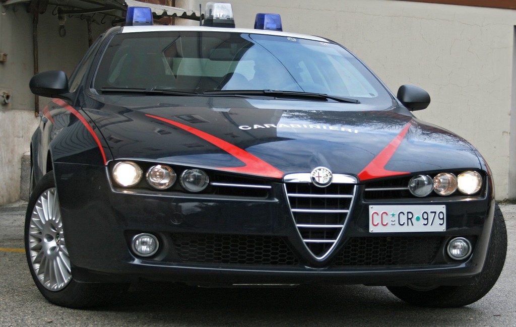 carabinieri_macchina-