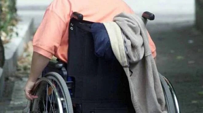disabile-sedia-rotelle-393519