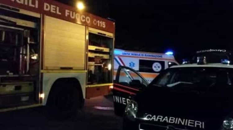 vigili-del-fuoco-ambulanza-e-carabinieri-notte