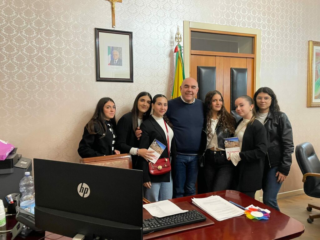 sindaco grotte_studenti