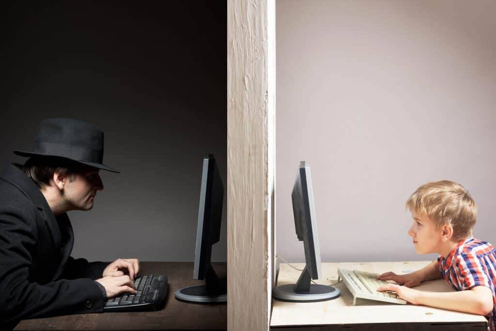 adesca minore su internet