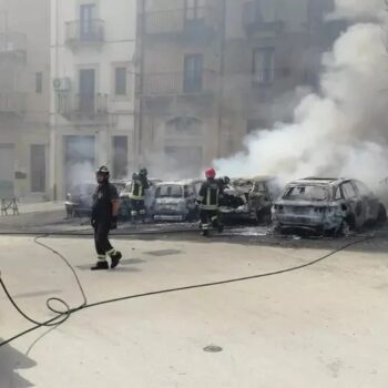 auto a fuoco a salemi