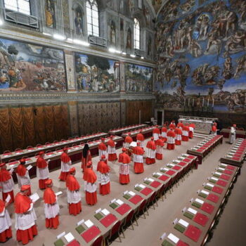 epa12081499 Cardinals gather before the start of the conclave to elect a new Pope in the Sistine chapel at the Vatican City, 07 May 2025. EPA/VATICAN MEDIA HANDOUT HANDOUT EDITORIAL USE ONLY/NO SALESHANDOUT EDITORIAL USE ONLY/NO SALES