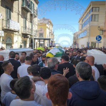 Folla ai funerali dei tre ragazzi uccisi a Monreale