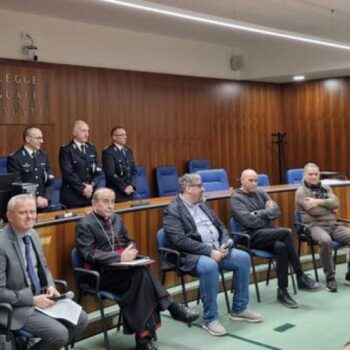 abbraccio-tra-il-cugino-e-i-killer-di-rosario-livatino-f