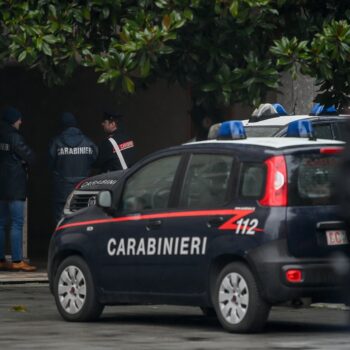 Rilievi dei Carabinieri RIS nel luogo dell’omicidio di Jhoanna Nataly Quintanilla in Piazza dei Daini - Milano, Martedì 11 Febbraio 2025 
(Foto Claudio Furlan/Lapresse) 

RIS Carabinieri investigation at the site of Jhoanna Nataly Quintanilla's murder in Piazza dei Daini - Milan, Tuesday, Feb. 11, 2025 
(Photo Claudio Furlan/Lapresse)