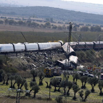epa13336755 The scene of a collision between two high-speed trains, Iryo and AVE, in the village of Urda, Toledo, Spain, 28 October 2026. At least 64 people have been killed in the accident, according to local authorities.  EPA/ISMAEL HERRERO